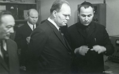 Академик Миллионщиков в ИФ Академик Миллионщиков в ИФ