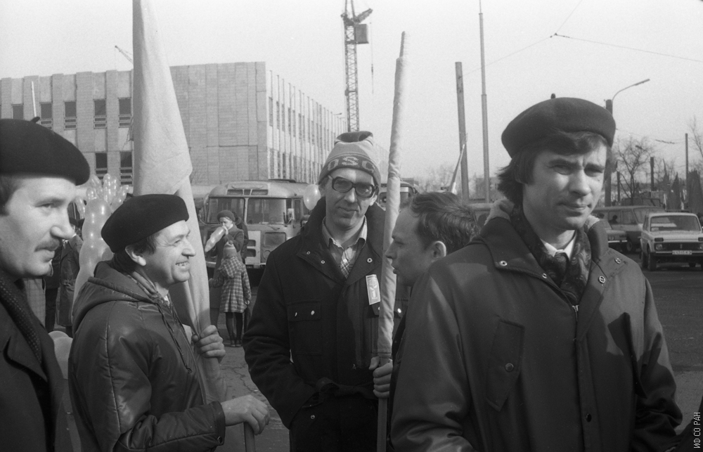 На первомайской демонстрации 1982 г. 