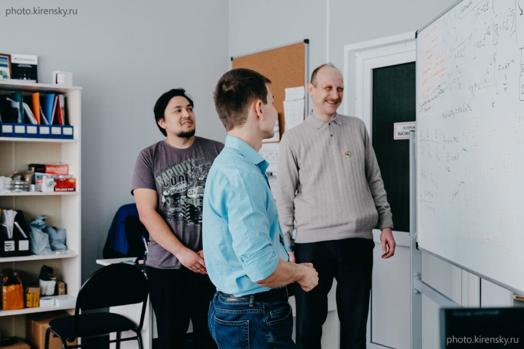 Сотрудники лаборатории фотоники молекулярных систем