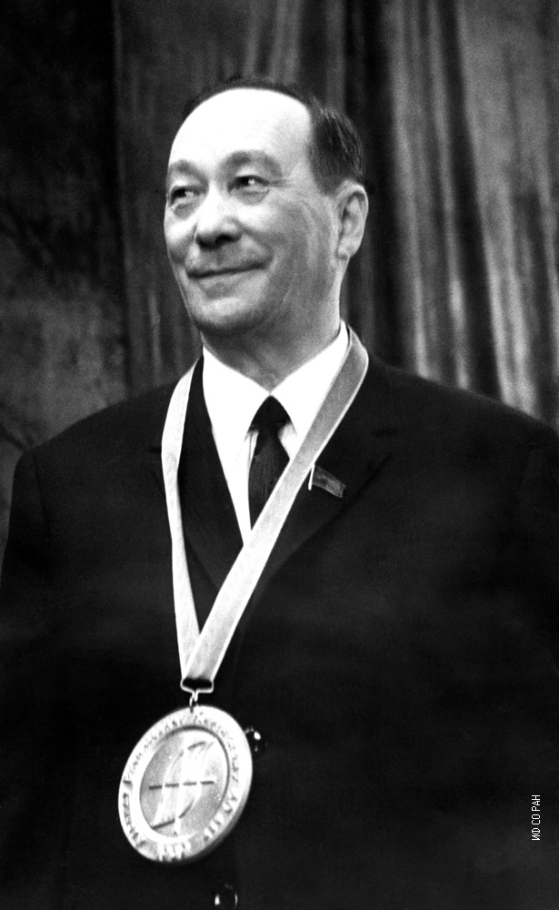 Л.В. Киренский на юбилее, 1969 год 