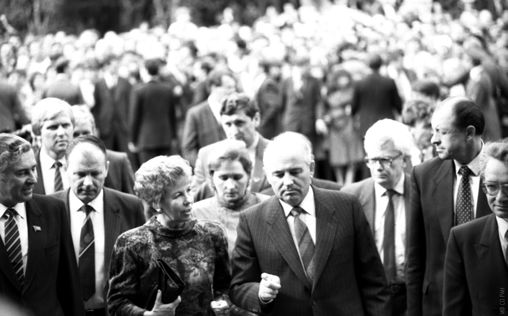 Приезд М.С. Горбачёва  и Р.М. Горбачёвой в Академгородк, 1988 г.